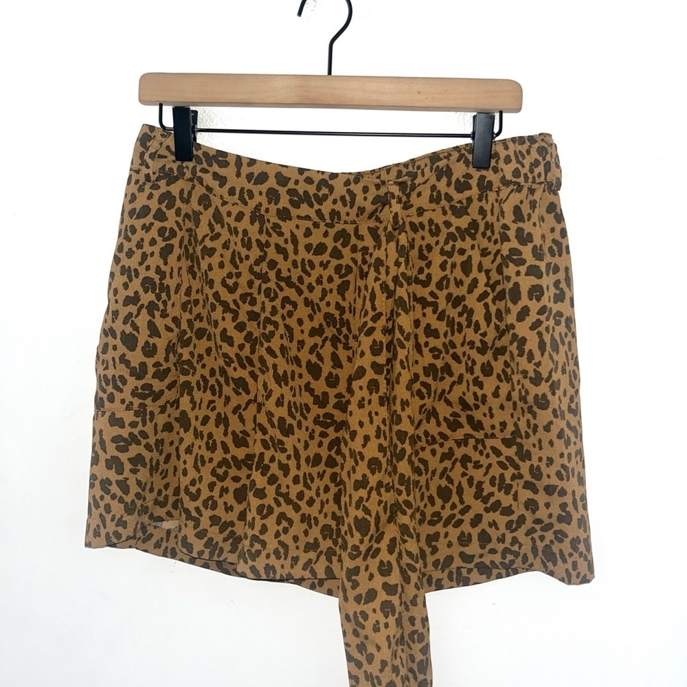 A NEW DAY Pull on Leopard Print Shorts Size Large
